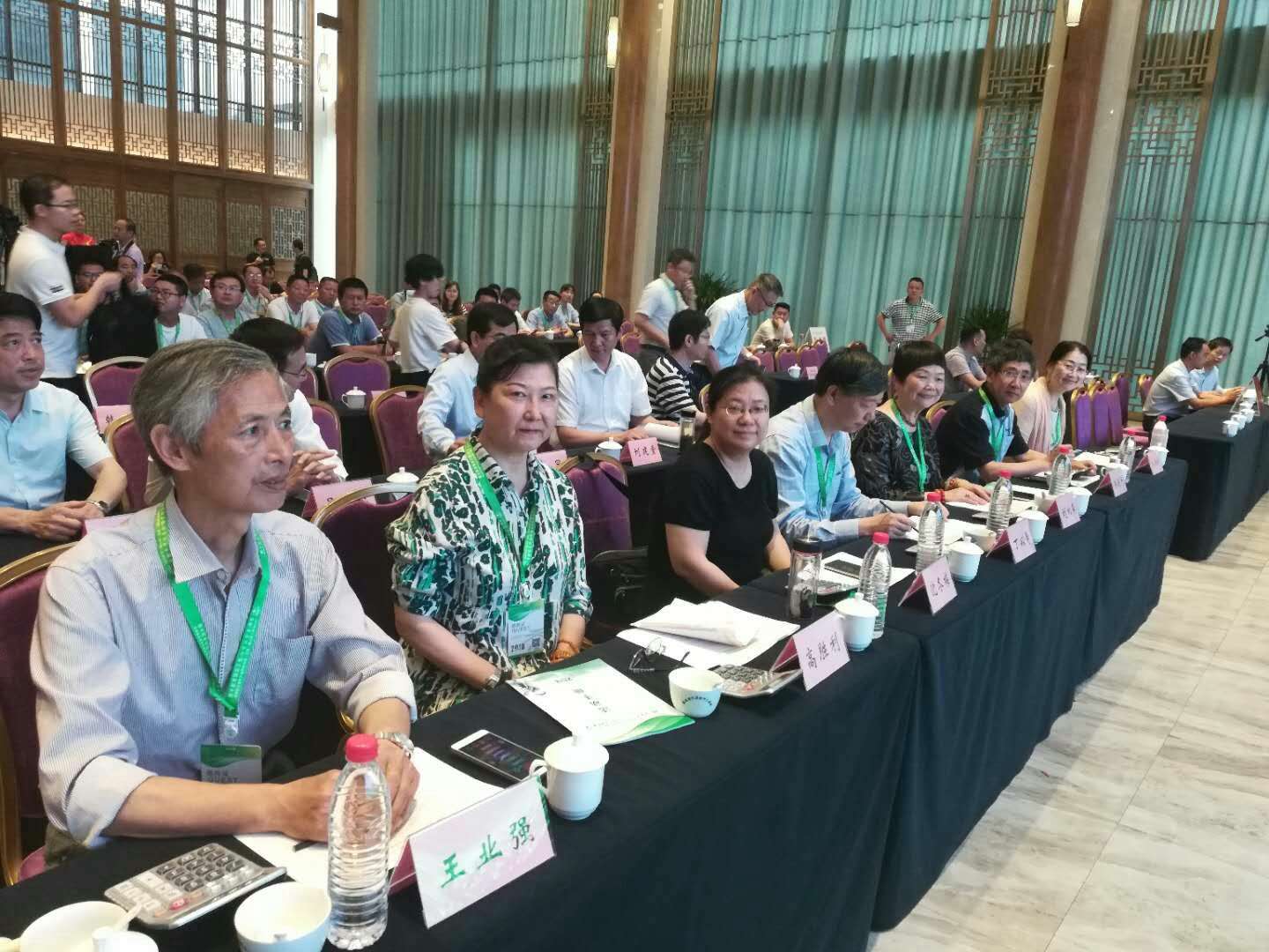丁以寿会长受邀参加2018年第二届中国(南昌)国际 茶业博览会茶艺竞技暨首届 “婺源绿茶杯”茶艺技能表演大赛