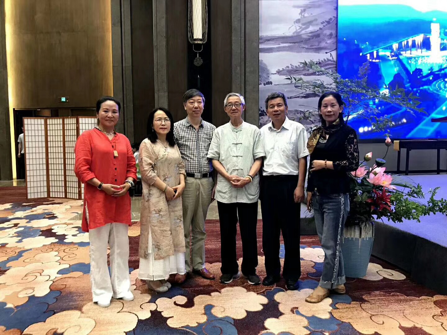 我会会长丁以寿应邀出席在南京举行的第十八届世界茶禅雅会茶文化论坛